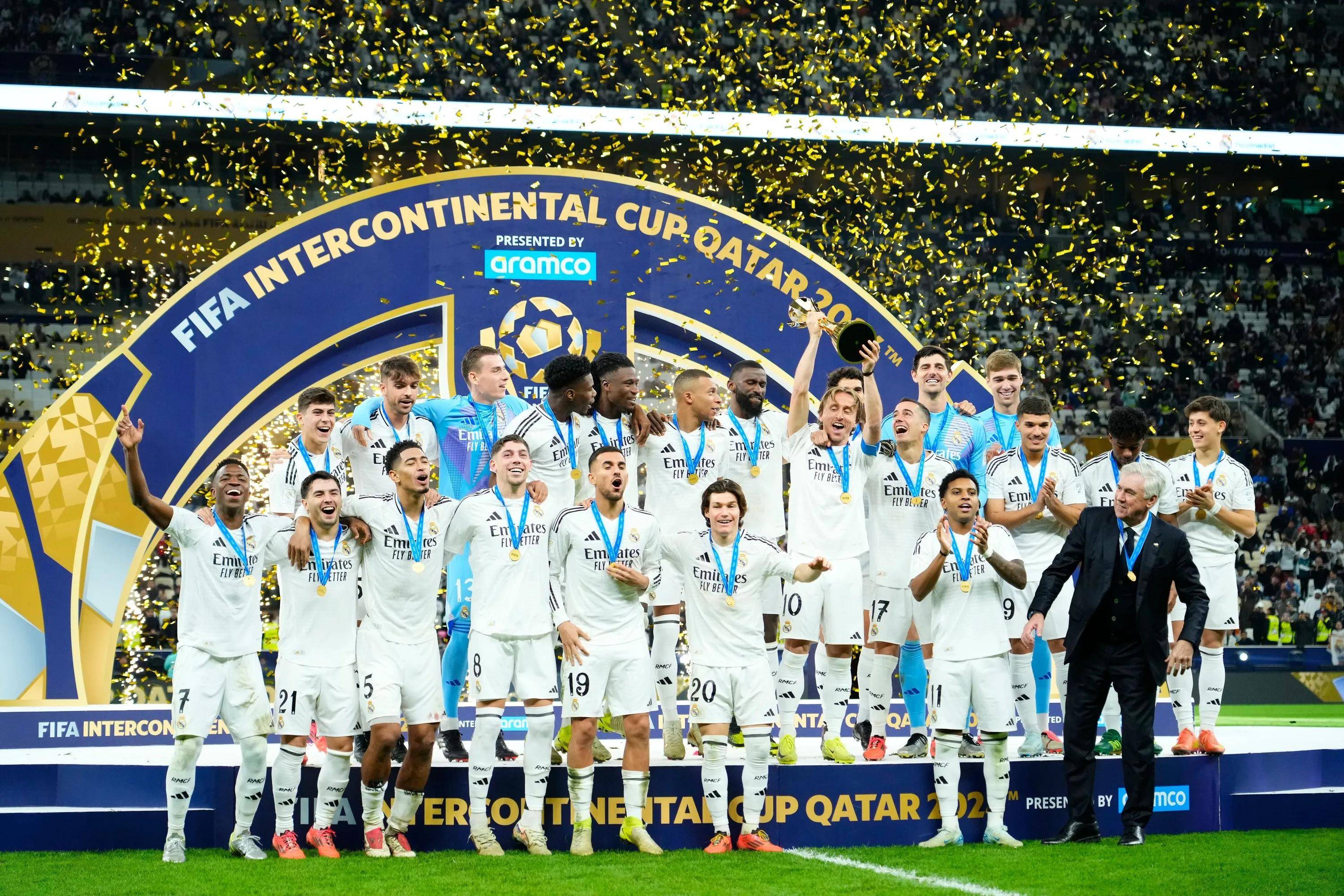 关于皇家马德里战胜塞维利亚,取得连胜的信息 关于皇家马德里战胜塞维利亚,取得连胜的信息