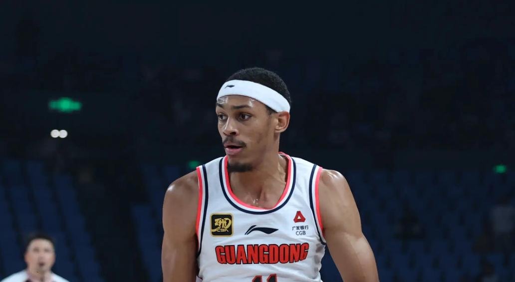 广东宏远队运用战术赢得关键比赛 广东宏远队运用战术赢得关键比赛