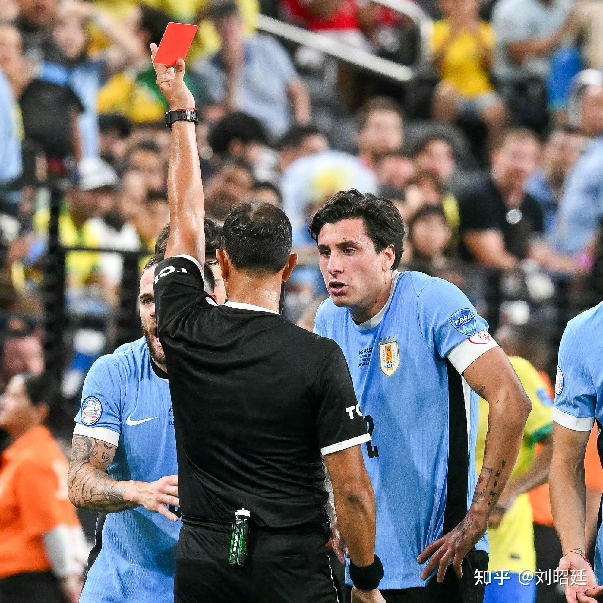 包含美洲杯决赛震撼开打，巅峰对决引爆全场的词条