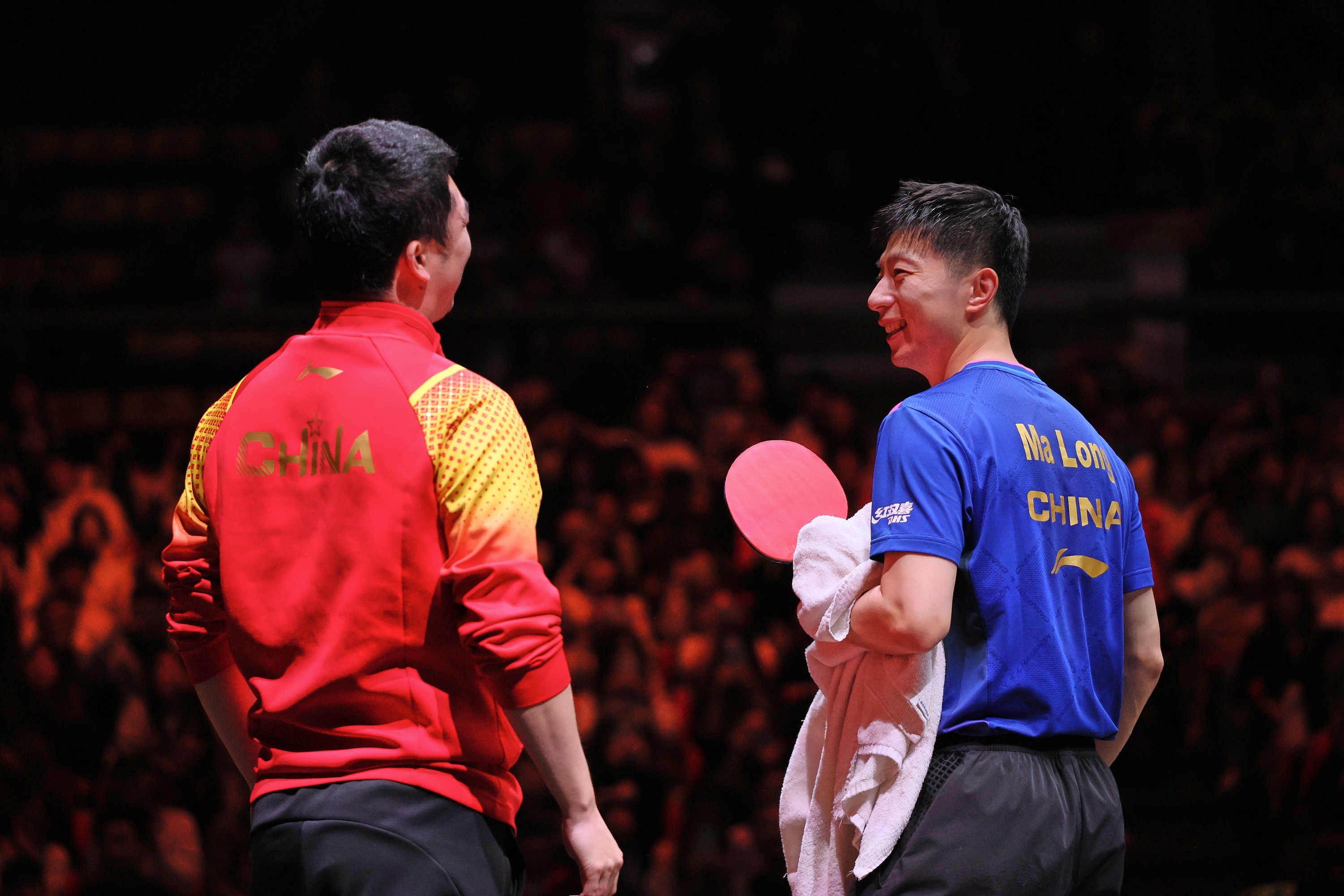 法国队横扫韩国队，马龙统治全场