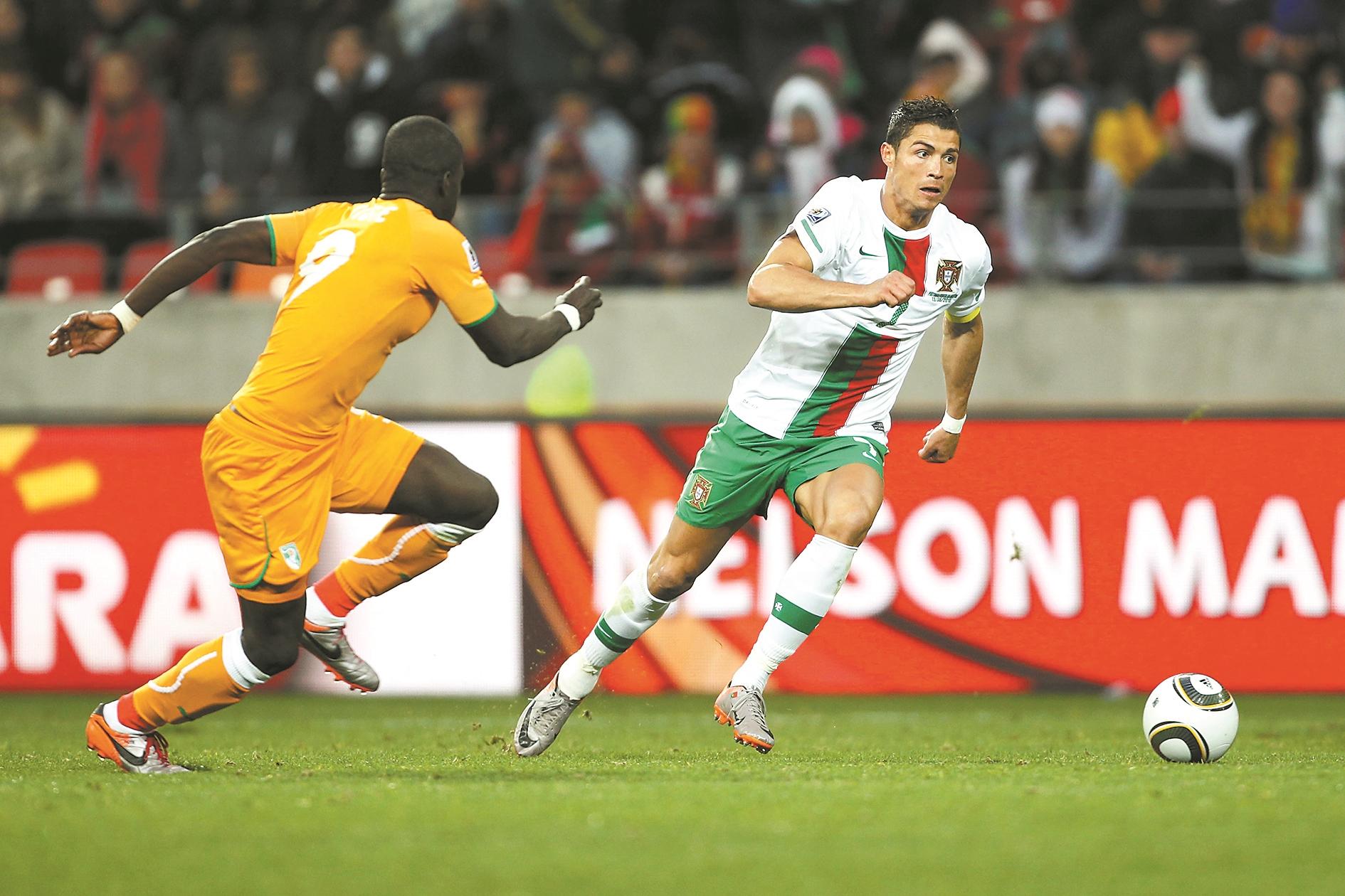 摩洛哥逆转克罗地亚，苏亚雷斯点燃赛场