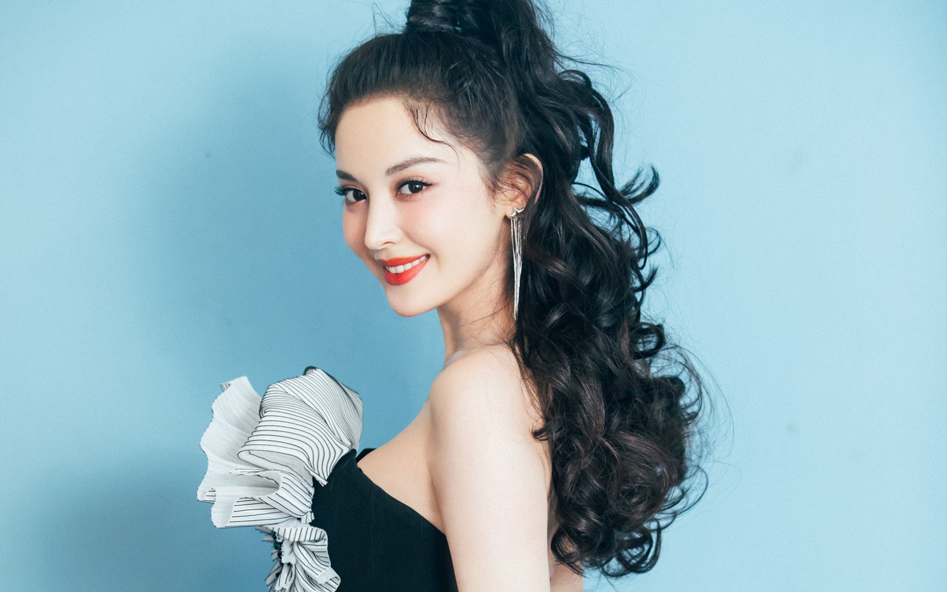 桑巴之舞与高卢雄鸡的变奏,2026世界杯,当巴西的华丽遇上吉鲁的唯一解